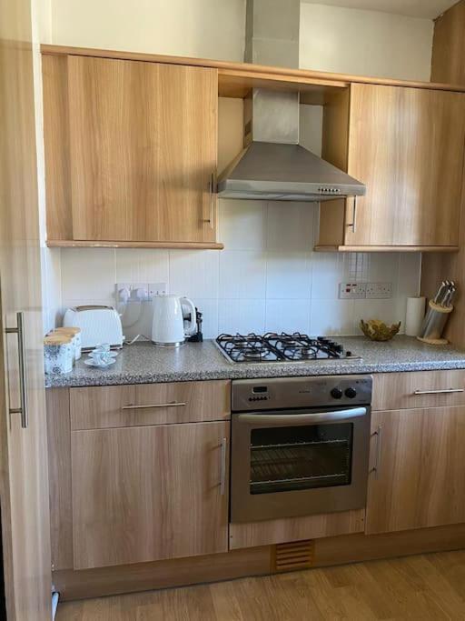 Lovely 2 Bedroom Flat In Greater Londra