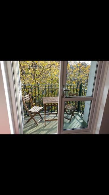 Lovely 2 Bedroom Flat In Greater Apartament Londra